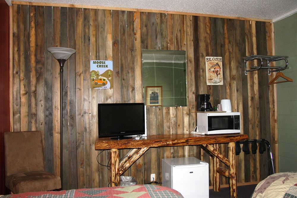 Moose Creek Inn West Yellowstone Exterior foto